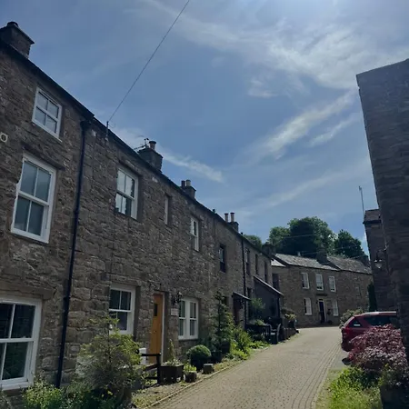 1 Gilmore Close Alston